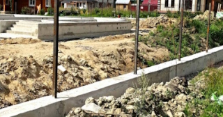 Фундамент под забор заказать в Каменске-Уральском - заливка фундамента для забора | от 1537 за п.м.